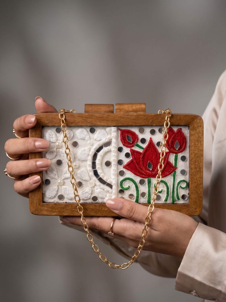 Women’s Clutch – Lippan Art (White)